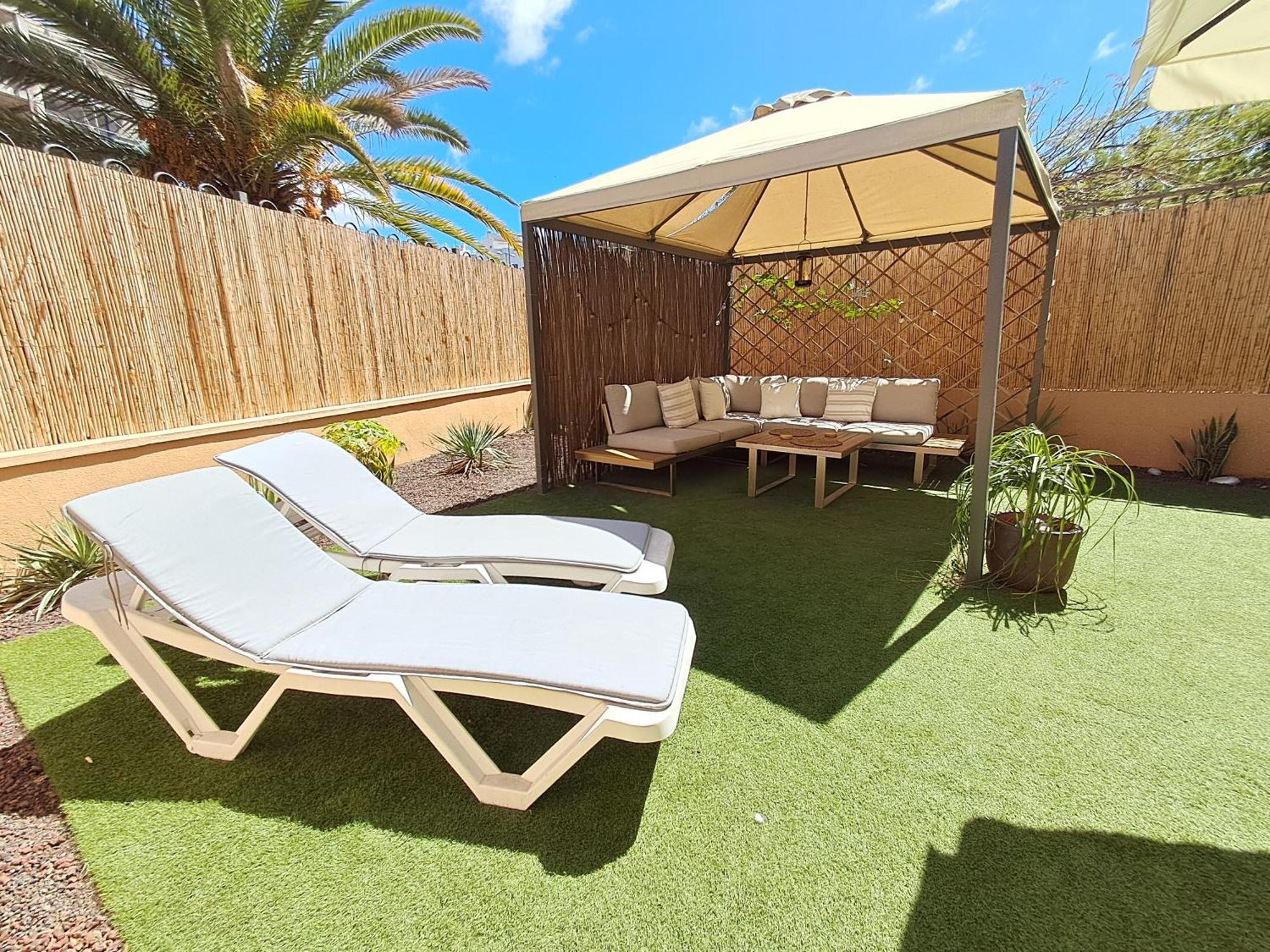 Spacious Apartment With Large Private Garden In Palm Mar Kültér fotó